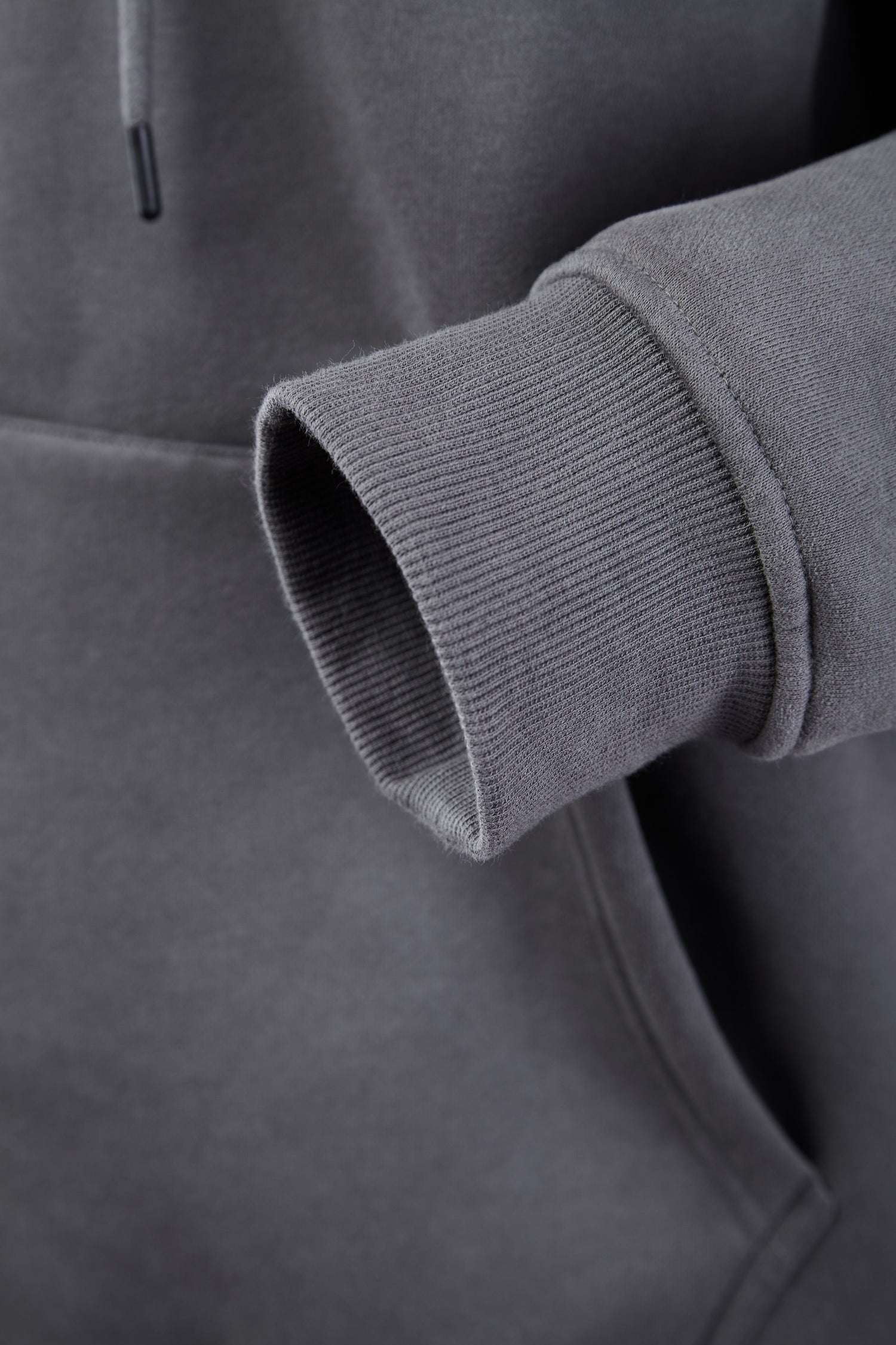 Niepce Cyber01 Hoodie with embroidered i-tech logo and Japanese kanji on sleeve, lined with triple-layer fleece for warmth and wind protection