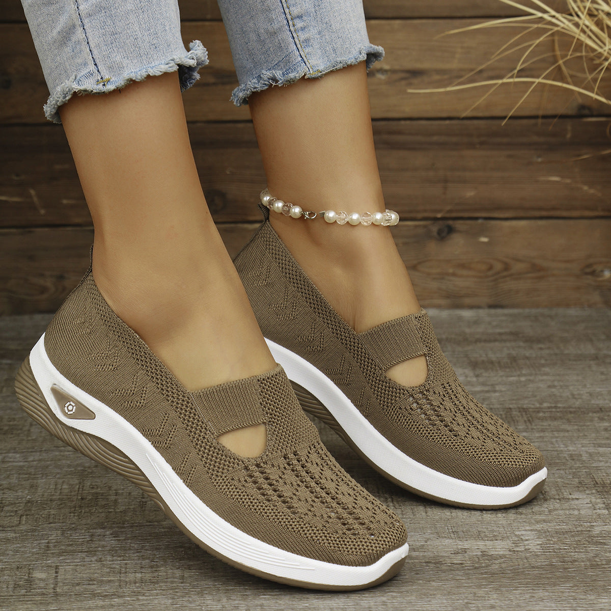 women's breathable lightweight summer shoes with thread mesh upper and flat sole