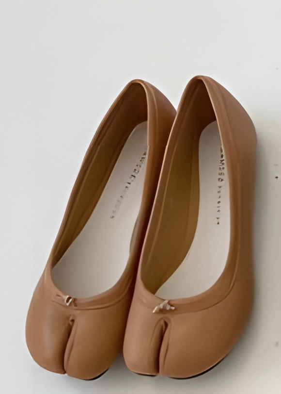 Women's Split-Toe Tabi Ballet Shoes Soft Non-Slip Low Heel. i Think We All Agree You Like These.