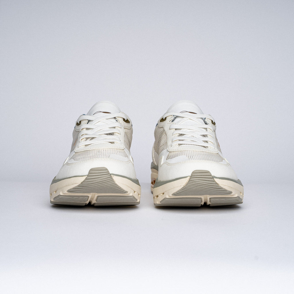 FRQNT Flyers White Noise Water Ready Shoes With Drainage Support