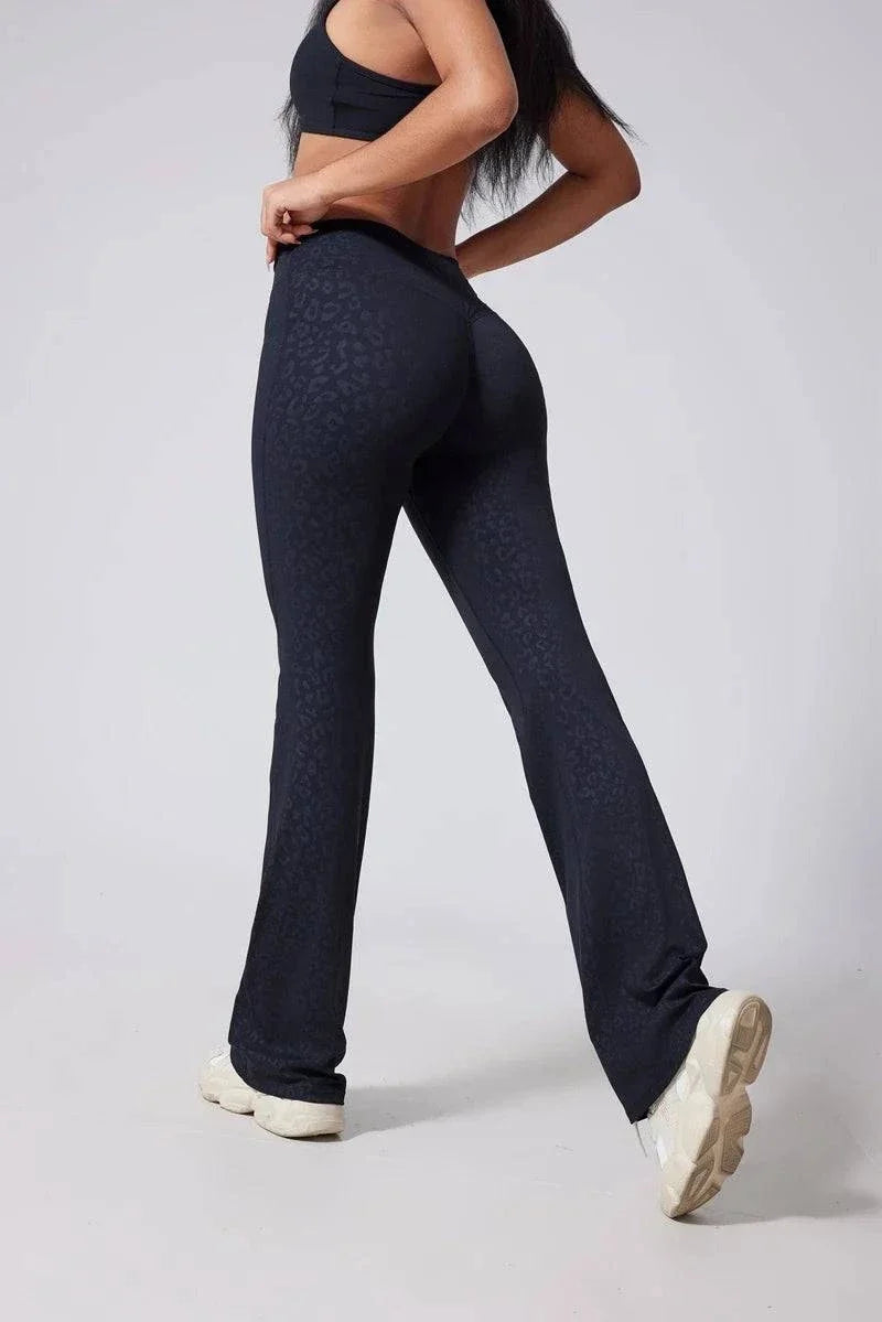 DIAS FIT JOY women's high-waisted hip lifting micro-flared yoga pants in black fabric with seamless waistband