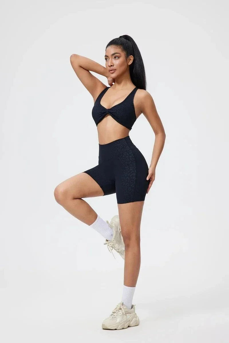 DIAS FIT JOY fold sports bra with cross-back design and detachable pads for breathable, tight-fitting support during outdoor and gym workouts