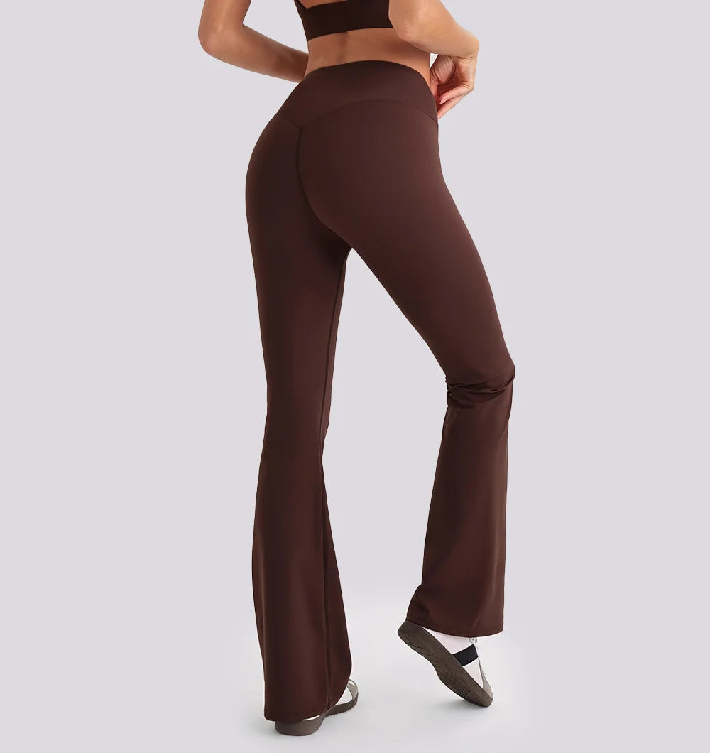 Women’s yoga exercise set with backless V-neck tank top and high-waist wide-leg pants for gym and running