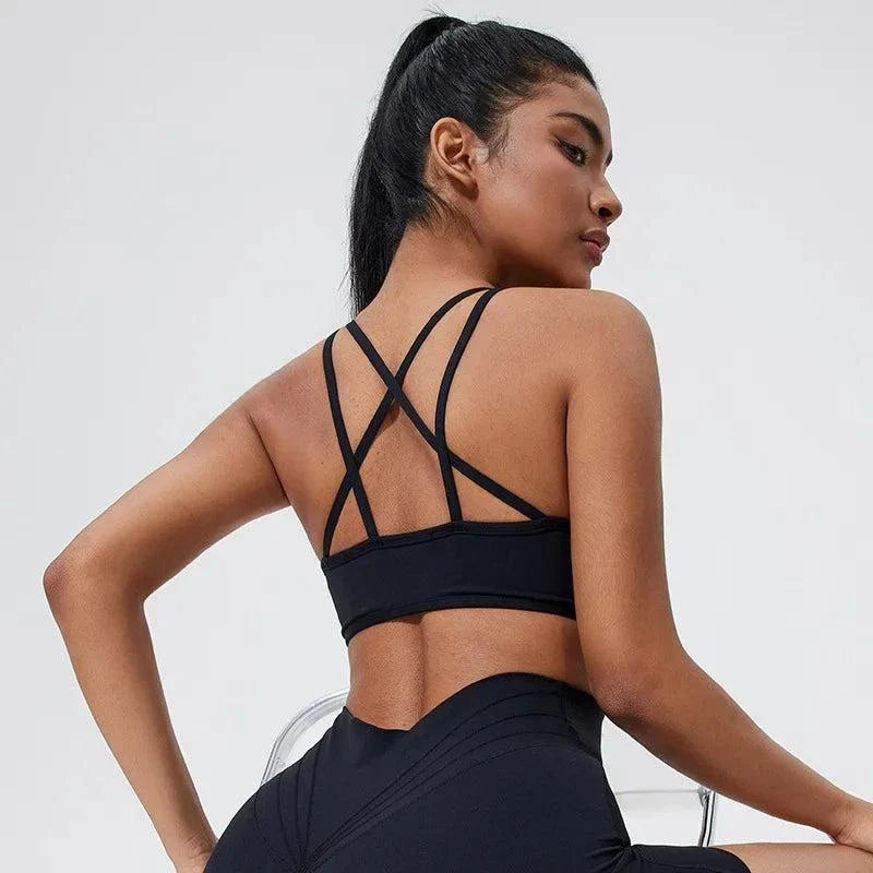 DIAS FIT JOY fold sports bra with cross-back design and detachable pads for breathable, tight-fitting support during outdoor sports and fitness activities